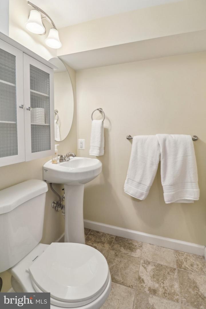 7137 OAKLAND AVE, FALLS CHURCH, Virginia 22042, 3 Bedrooms Bedrooms, ,3 BathroomsBathrooms,Residential,For sale,7137 OAKLAND AVE,VAFX2240894 MLS # VAFX2240894