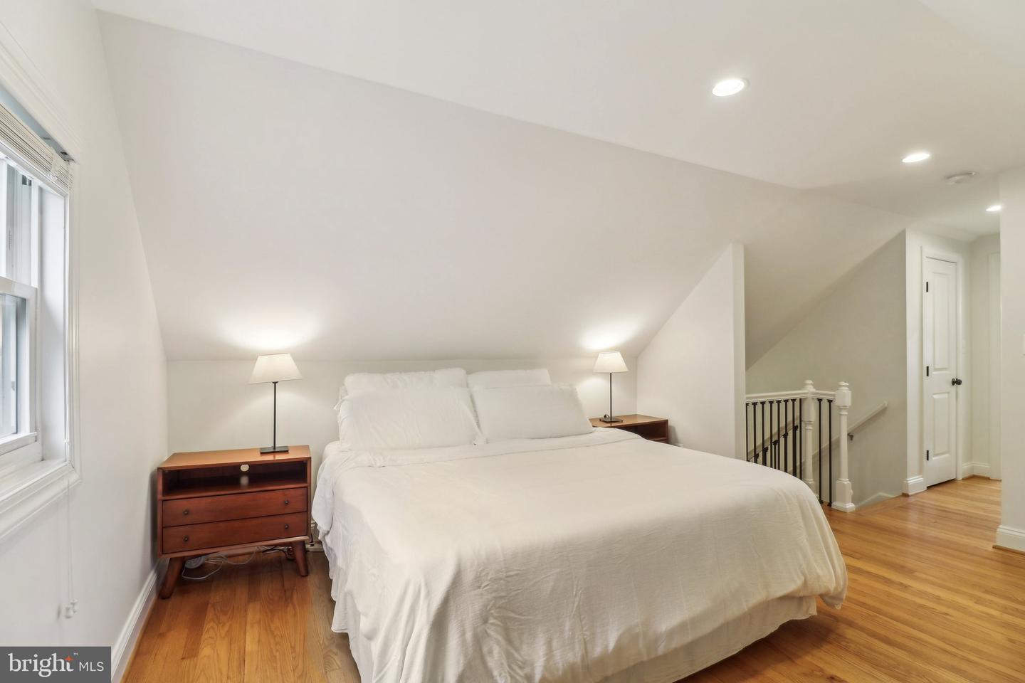 7137 OAKLAND AVE, FALLS CHURCH, Virginia 22042, 3 Bedrooms Bedrooms, ,3 BathroomsBathrooms,Residential,For sale,7137 OAKLAND AVE,VAFX2240894 MLS # VAFX2240894