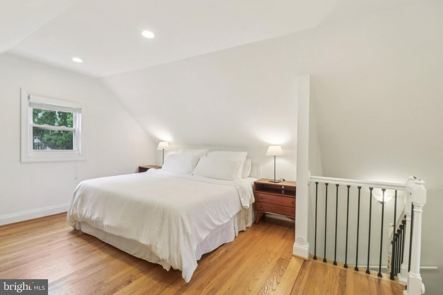 7137 OAKLAND AVE, FALLS CHURCH, Virginia 22042, 3 Bedrooms Bedrooms, ,3 BathroomsBathrooms,Residential,For sale,7137 OAKLAND AVE,VAFX2240894 MLS # VAFX2240894