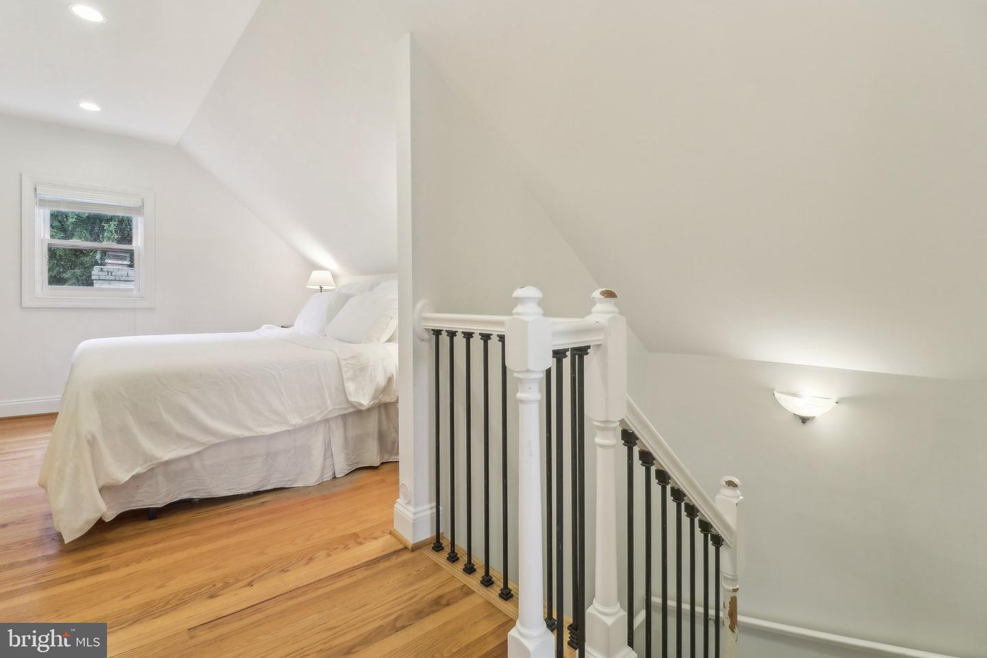 7137 OAKLAND AVE, FALLS CHURCH, Virginia 22042, 3 Bedrooms Bedrooms, ,3 BathroomsBathrooms,Residential,For sale,7137 OAKLAND AVE,VAFX2240894 MLS # VAFX2240894