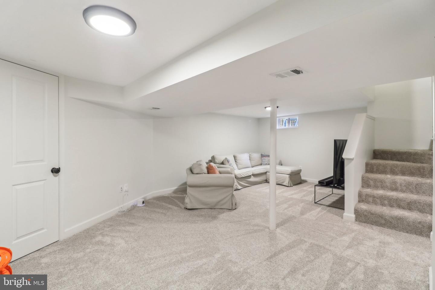 7137 OAKLAND AVE, FALLS CHURCH, Virginia 22042, 3 Bedrooms Bedrooms, ,3 BathroomsBathrooms,Residential,For sale,7137 OAKLAND AVE,VAFX2240894 MLS # VAFX2240894