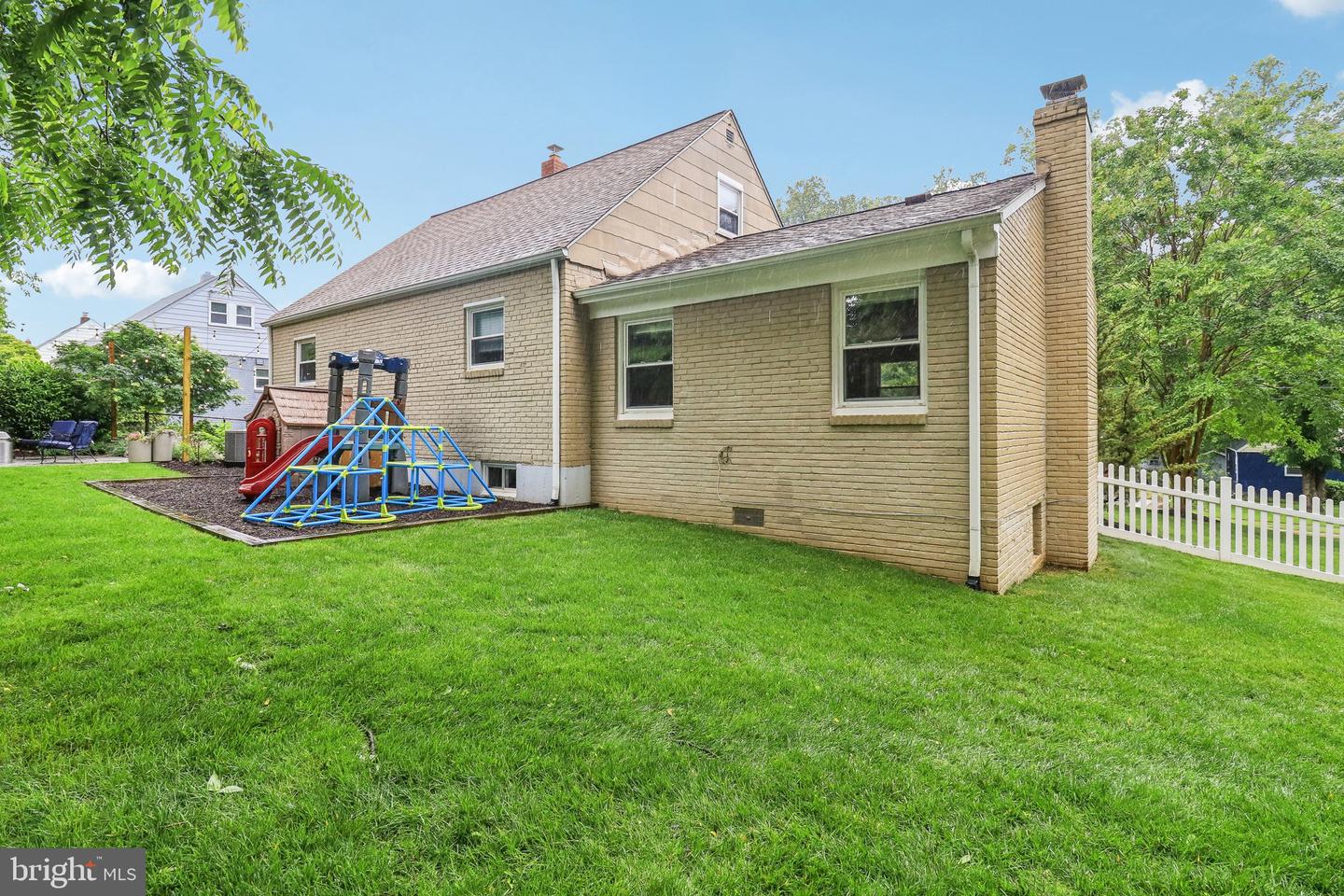 7137 OAKLAND AVE, FALLS CHURCH, Virginia 22042, 3 Bedrooms Bedrooms, ,3 BathroomsBathrooms,Residential,For sale,7137 OAKLAND AVE,VAFX2240894 MLS # VAFX2240894