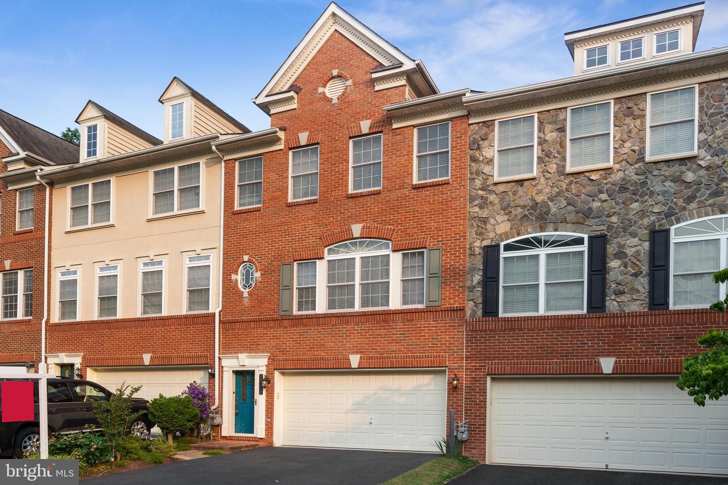 20390 CENTER BROOK SQ, STERLING, Virginia 20165, 3 Bedrooms Bedrooms, ,2 BathroomsBathrooms,Residential,For sale,20390 CENTER BROOK SQ,VALO2096514 MLS # VALO2096514