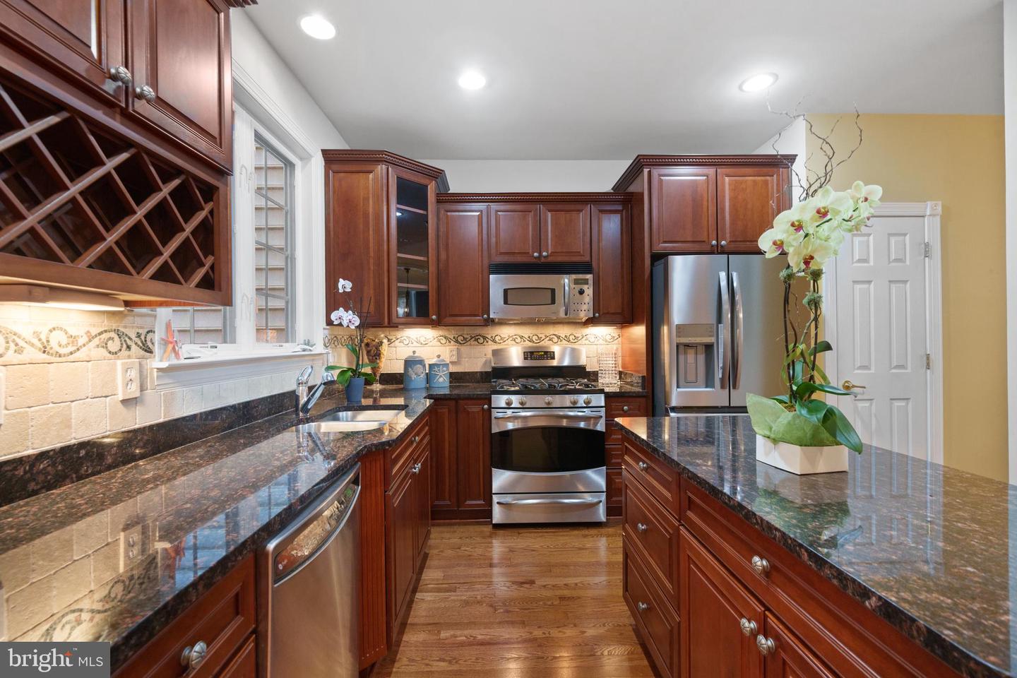 20390 CENTER BROOK SQ, STERLING, Virginia 20165, 3 Bedrooms Bedrooms, ,2 BathroomsBathrooms,Residential,For sale,20390 CENTER BROOK SQ,VALO2096514 MLS # VALO2096514
