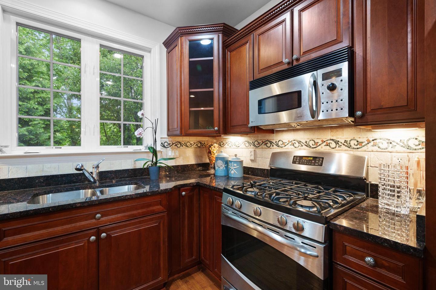 20390 CENTER BROOK SQ, STERLING, Virginia 20165, 3 Bedrooms Bedrooms, ,2 BathroomsBathrooms,Residential,For sale,20390 CENTER BROOK SQ,VALO2096514 MLS # VALO2096514