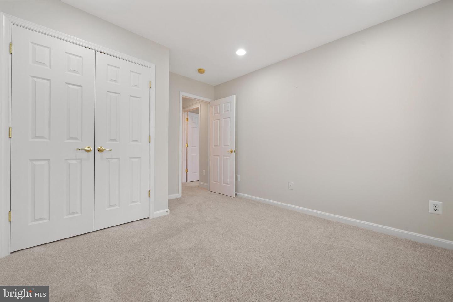 20390 CENTER BROOK SQ, STERLING, Virginia 20165, 3 Bedrooms Bedrooms, ,2 BathroomsBathrooms,Residential,For sale,20390 CENTER BROOK SQ,VALO2096514 MLS # VALO2096514