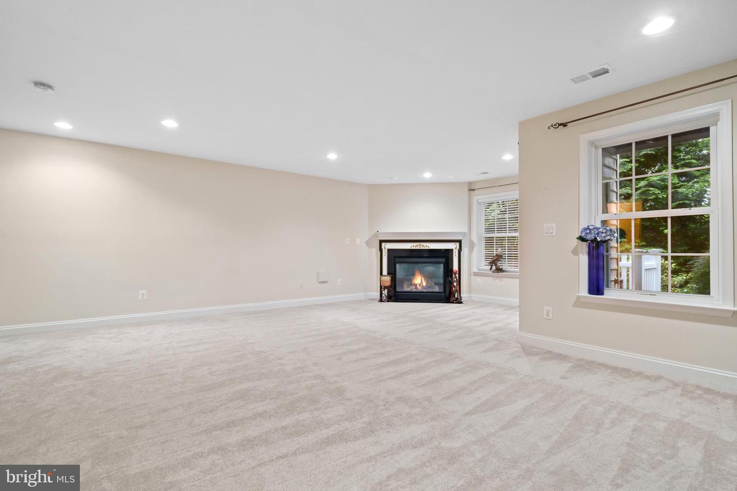20390 CENTER BROOK SQ, STERLING, Virginia 20165, 3 Bedrooms Bedrooms, ,2 BathroomsBathrooms,Residential,For sale,20390 CENTER BROOK SQ,VALO2096514 MLS # VALO2096514