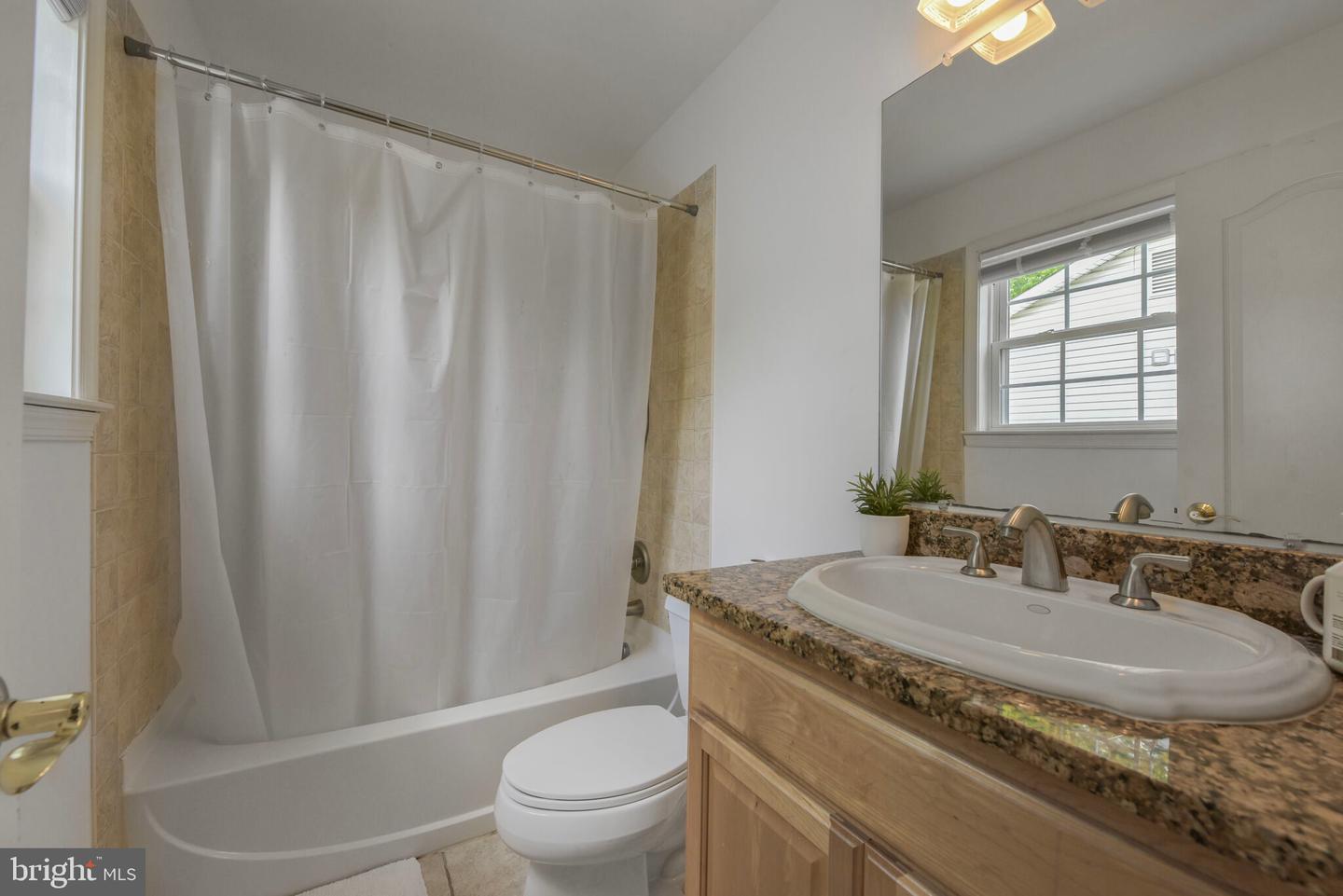 304 N LINCOLN AVE, STERLING, Virginia 20164, 5 Bedrooms Bedrooms, ,3 BathroomsBathrooms,Residential,For sale,304 N LINCOLN AVE,VALO2096674 MLS # VALO2096674