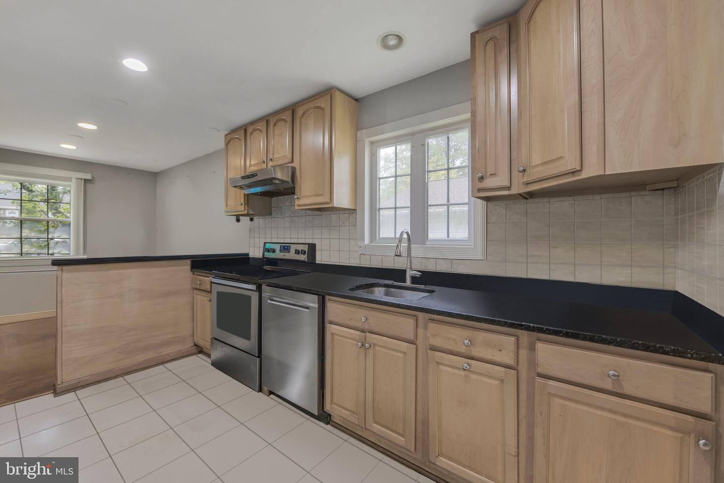304 N LINCOLN AVE, STERLING, Virginia 20164, 5 Bedrooms Bedrooms, ,3 BathroomsBathrooms,Residential,For sale,304 N LINCOLN AVE,VALO2096674 MLS # VALO2096674