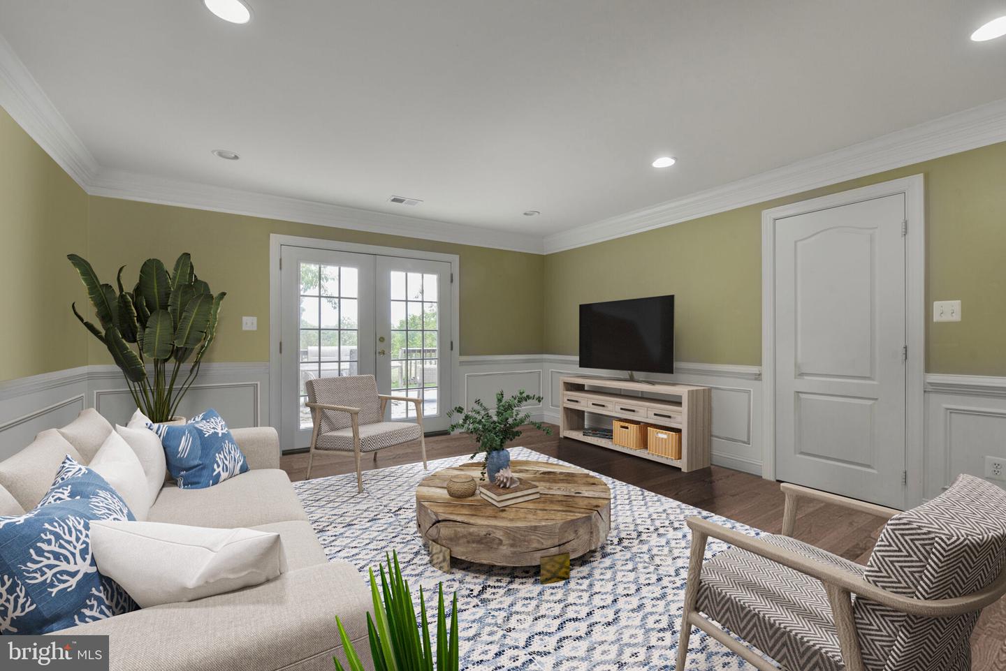 304 N LINCOLN AVE, STERLING, Virginia 20164, 5 Bedrooms Bedrooms, ,3 BathroomsBathrooms,Residential,For sale,304 N LINCOLN AVE,VALO2096674 MLS # VALO2096674