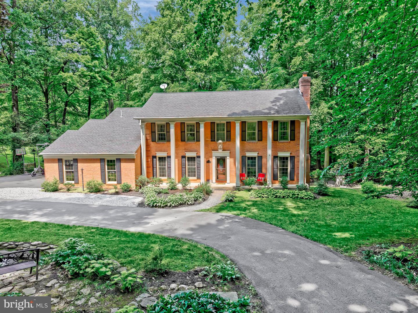 10050 HAMPTON RD, FAIRFAX STATION, Virginia 22039, 4 Bedrooms Bedrooms, 13 Rooms Rooms,3 BathroomsBathrooms,Residential,For sale,10050 HAMPTON RD,VAFX2241340 MLS # VAFX2241340