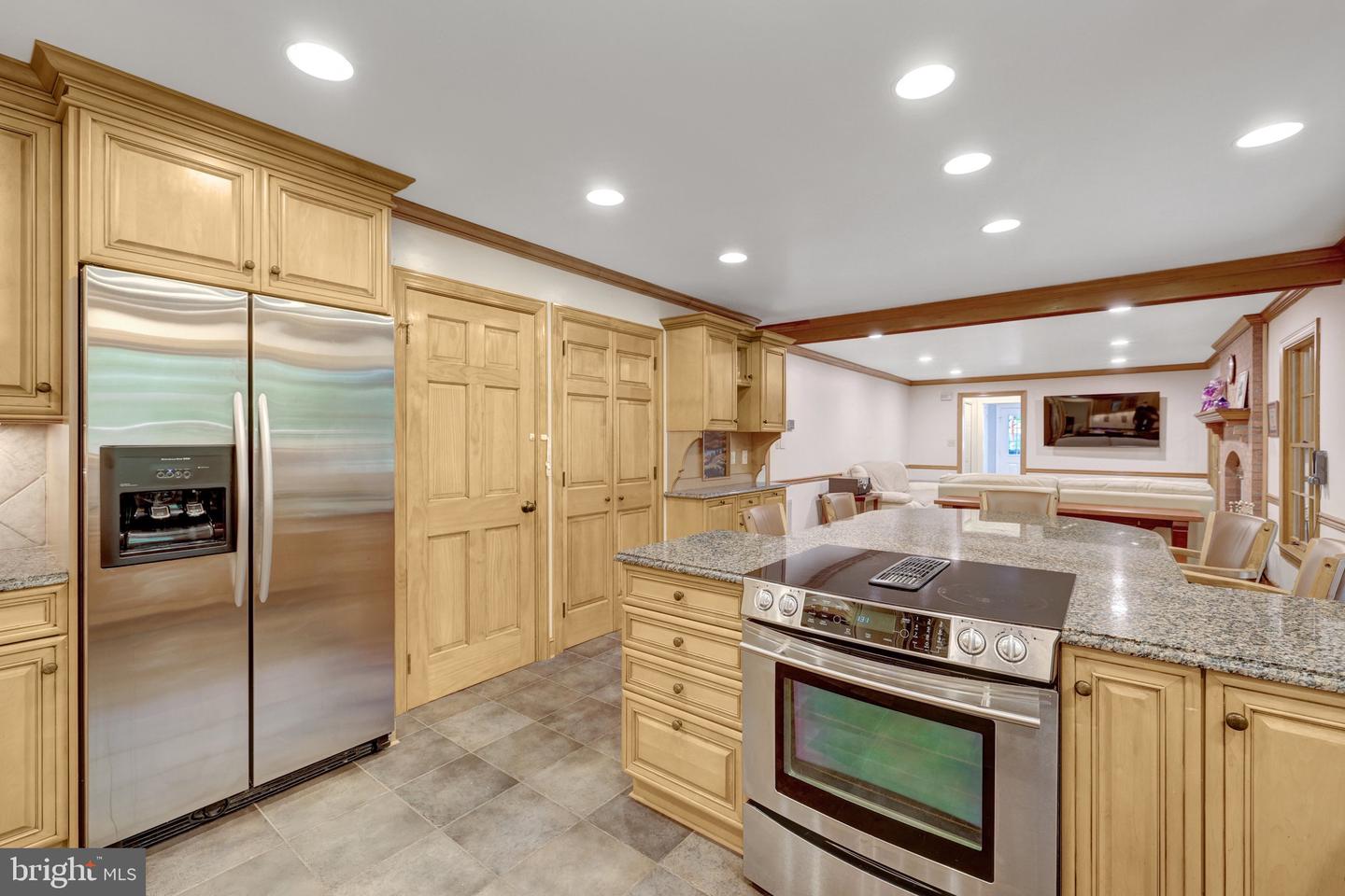 10050 HAMPTON RD, FAIRFAX STATION, Virginia 22039, 4 Bedrooms Bedrooms, 13 Rooms Rooms,3 BathroomsBathrooms,Residential,For sale,10050 HAMPTON RD,VAFX2241340 MLS # VAFX2241340