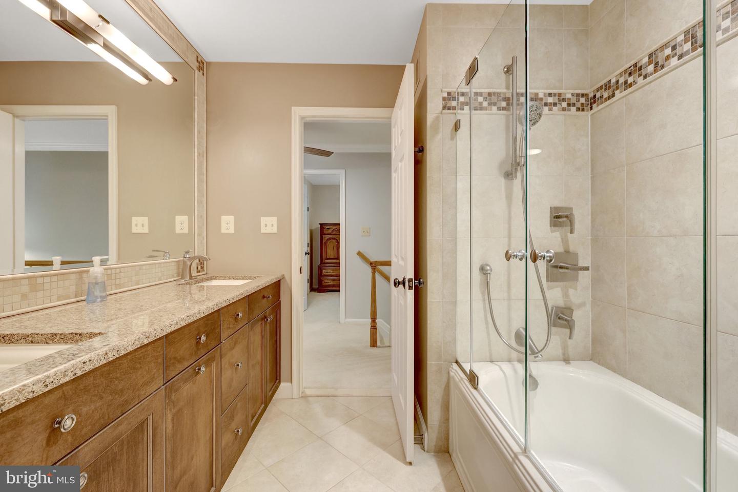 10050 HAMPTON RD, FAIRFAX STATION, Virginia 22039, 4 Bedrooms Bedrooms, 13 Rooms Rooms,3 BathroomsBathrooms,Residential,For sale,10050 HAMPTON RD,VAFX2241340 MLS # VAFX2241340