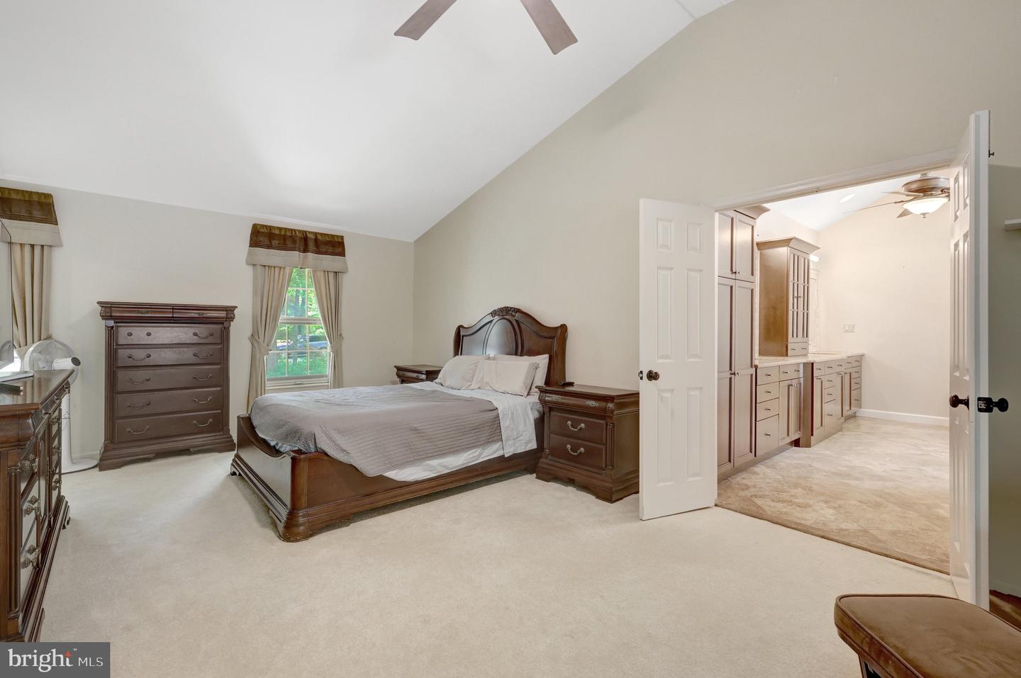 10050 HAMPTON RD, FAIRFAX STATION, Virginia 22039, 4 Bedrooms Bedrooms, 13 Rooms Rooms,3 BathroomsBathrooms,Residential,For sale,10050 HAMPTON RD,VAFX2241340 MLS # VAFX2241340