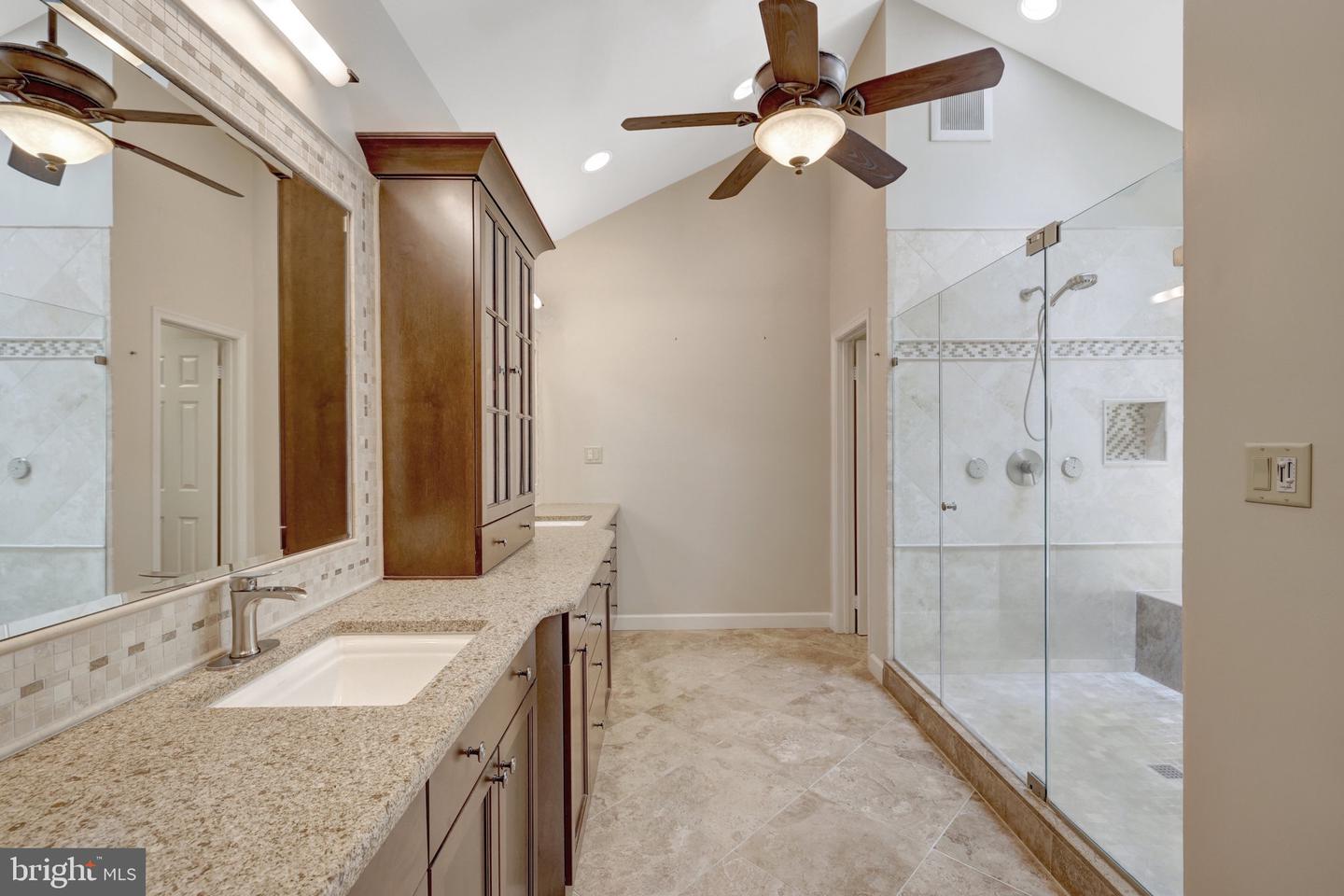 10050 HAMPTON RD, FAIRFAX STATION, Virginia 22039, 4 Bedrooms Bedrooms, 13 Rooms Rooms,3 BathroomsBathrooms,Residential,For sale,10050 HAMPTON RD,VAFX2241340 MLS # VAFX2241340