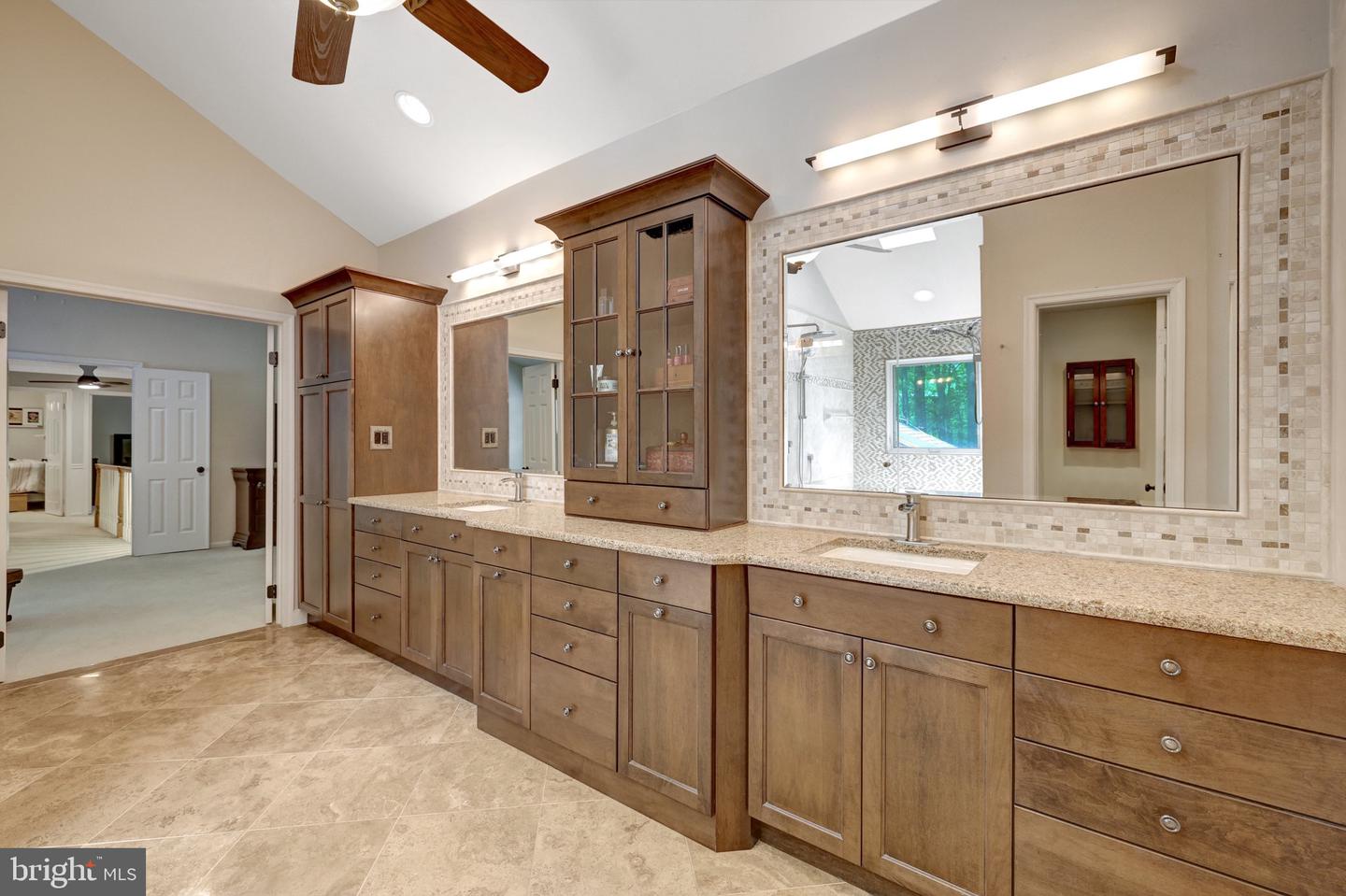 10050 HAMPTON RD, FAIRFAX STATION, Virginia 22039, 4 Bedrooms Bedrooms, 13 Rooms Rooms,3 BathroomsBathrooms,Residential,For sale,10050 HAMPTON RD,VAFX2241340 MLS # VAFX2241340