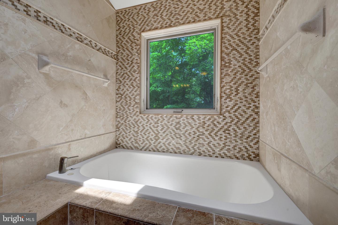10050 HAMPTON RD, FAIRFAX STATION, Virginia 22039, 4 Bedrooms Bedrooms, 13 Rooms Rooms,3 BathroomsBathrooms,Residential,For sale,10050 HAMPTON RD,VAFX2241340 MLS # VAFX2241340
