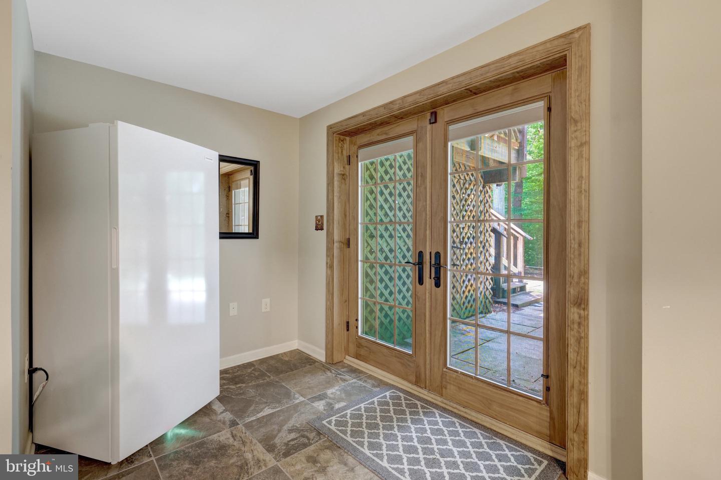 10050 HAMPTON RD, FAIRFAX STATION, Virginia 22039, 4 Bedrooms Bedrooms, 13 Rooms Rooms,3 BathroomsBathrooms,Residential,For sale,10050 HAMPTON RD,VAFX2241340 MLS # VAFX2241340