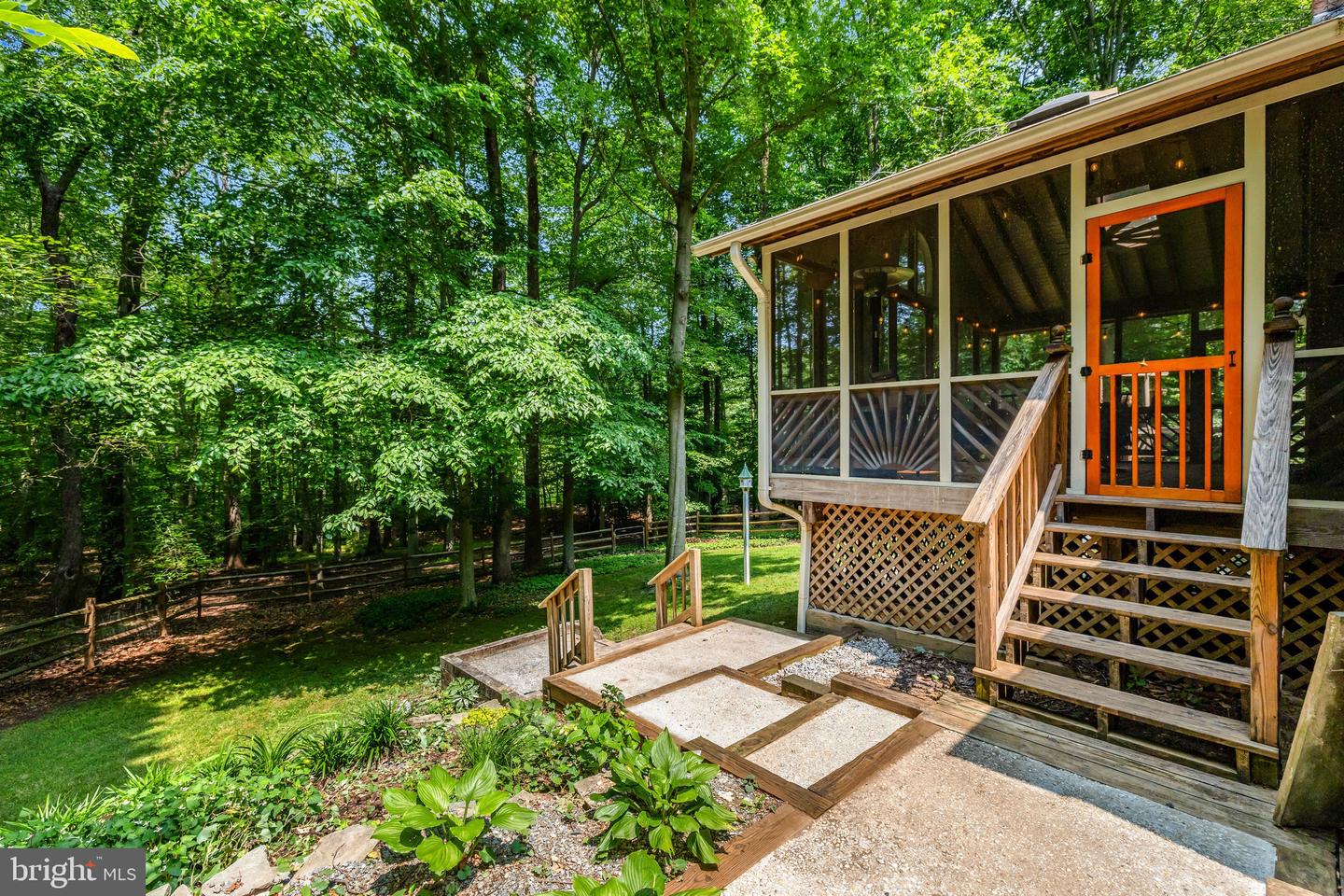 10050 HAMPTON RD, FAIRFAX STATION, Virginia 22039, 4 Bedrooms Bedrooms, 13 Rooms Rooms,3 BathroomsBathrooms,Residential,For sale,10050 HAMPTON RD,VAFX2241340 MLS # VAFX2241340