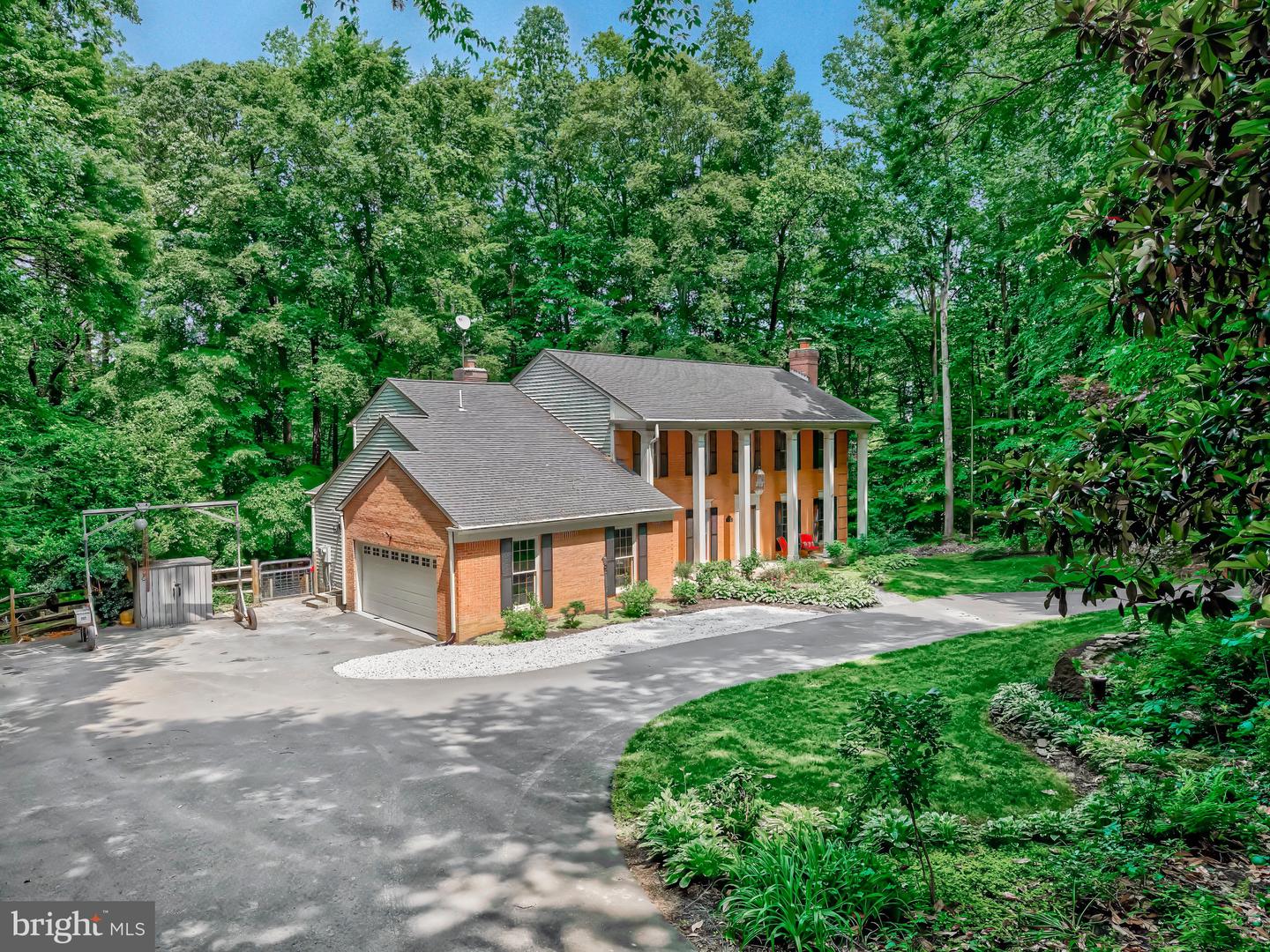 10050 HAMPTON RD, FAIRFAX STATION, Virginia 22039, 4 Bedrooms Bedrooms, 13 Rooms Rooms,3 BathroomsBathrooms,Residential,For sale,10050 HAMPTON RD,VAFX2241340 MLS # VAFX2241340