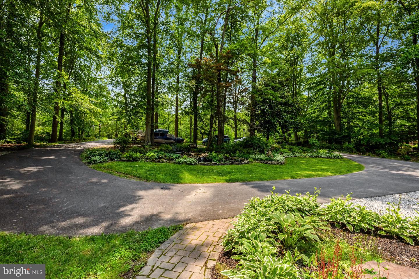 10050 HAMPTON RD, FAIRFAX STATION, Virginia 22039, 4 Bedrooms Bedrooms, 13 Rooms Rooms,3 BathroomsBathrooms,Residential,For sale,10050 HAMPTON RD,VAFX2241340 MLS # VAFX2241340