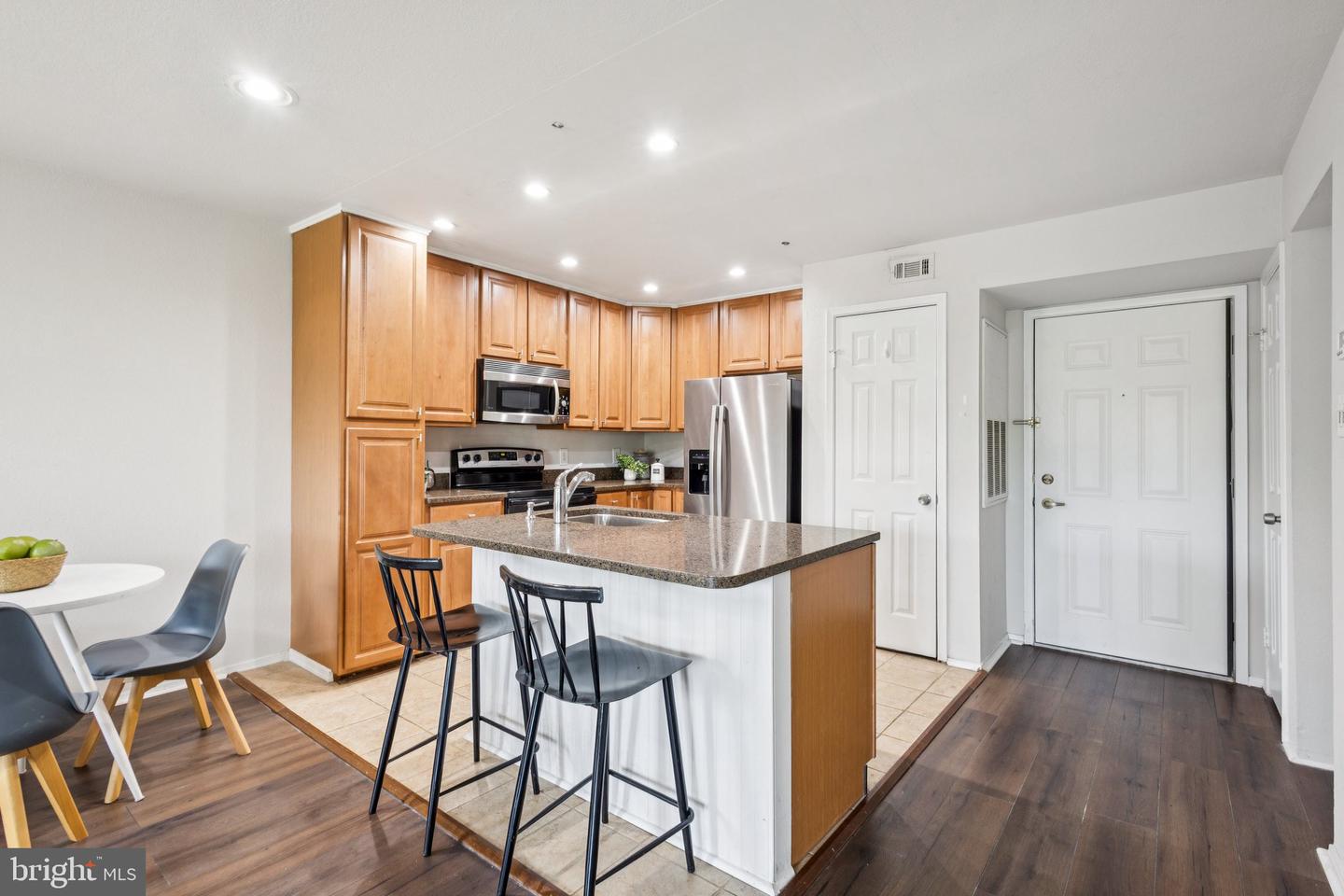 3315 WYNDHAM CIR #3223, ALEXANDRIA, Virginia 22302, 1 Bedroom Bedrooms, ,1 BathroomBathrooms,Residential,For sale,3315 WYNDHAM CIR #3223,VAAX2045442 MLS # VAAX2045442