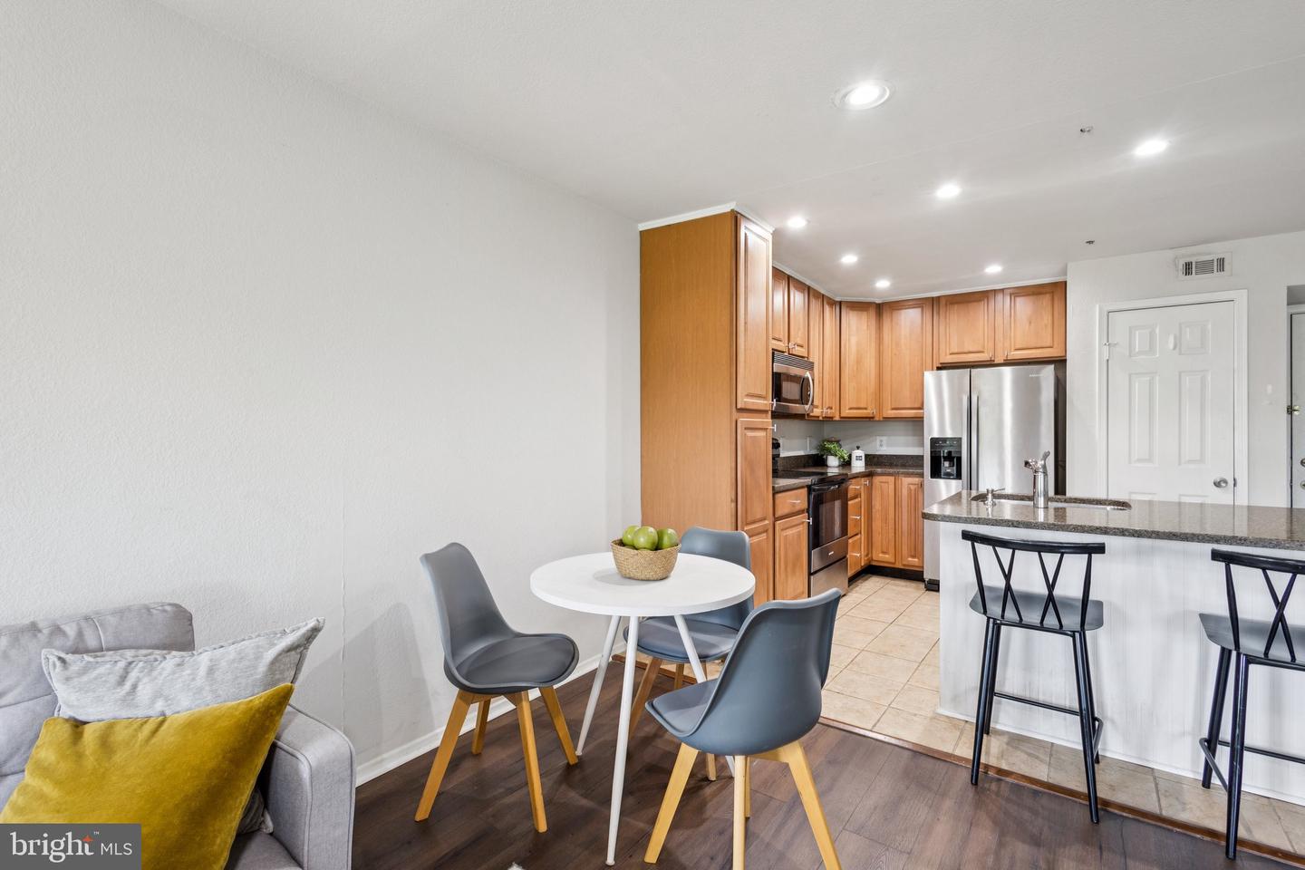 3315 WYNDHAM CIR #3223, ALEXANDRIA, Virginia 22302, 1 Bedroom Bedrooms, ,1 BathroomBathrooms,Residential,For sale,3315 WYNDHAM CIR #3223,VAAX2045442 MLS # VAAX2045442