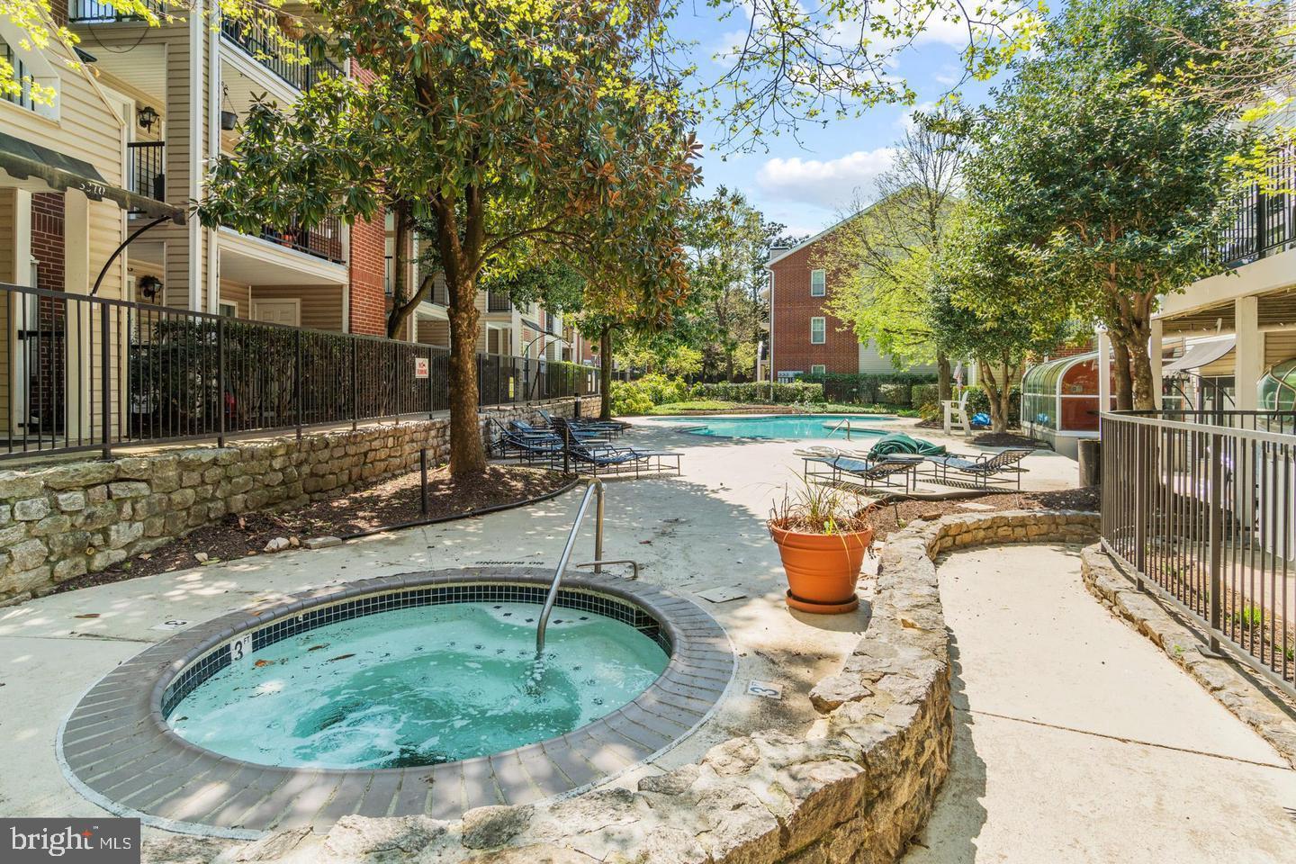 3315 WYNDHAM CIR #3223, ALEXANDRIA, Virginia 22302, 1 Bedroom Bedrooms, ,1 BathroomBathrooms,Residential,For sale,3315 WYNDHAM CIR #3223,VAAX2045442 MLS # VAAX2045442