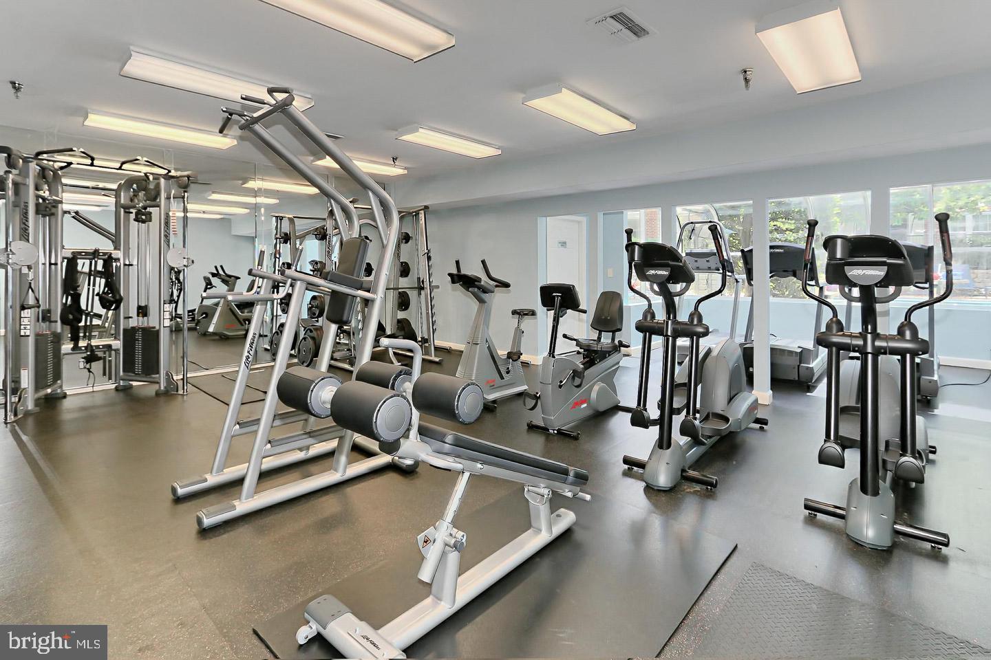 3315 WYNDHAM CIR #3223, ALEXANDRIA, Virginia 22302, 1 Bedroom Bedrooms, ,1 BathroomBathrooms,Residential,For sale,3315 WYNDHAM CIR #3223,VAAX2045442 MLS # VAAX2045442
