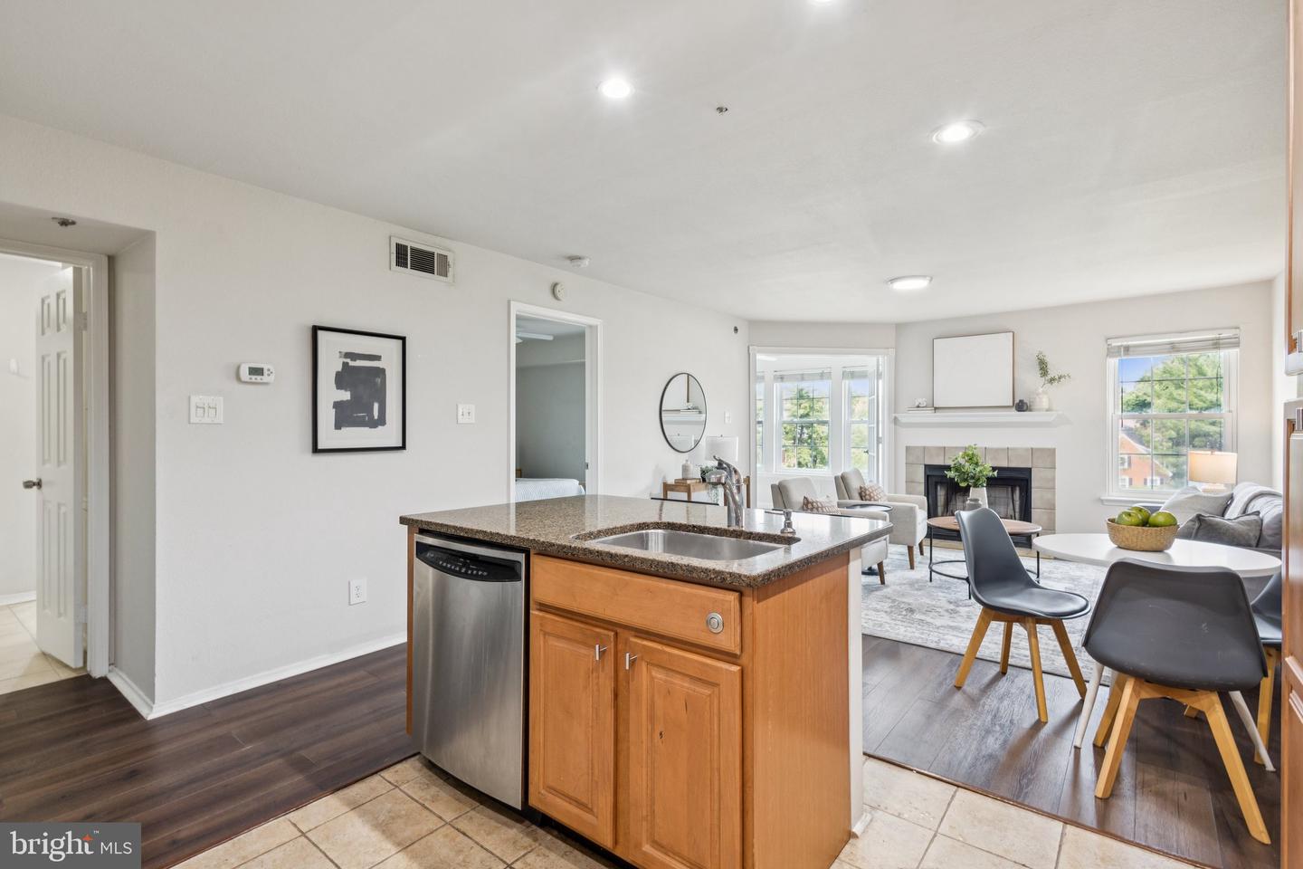 3315 WYNDHAM CIR #3223, ALEXANDRIA, Virginia 22302, 1 Bedroom Bedrooms, ,1 BathroomBathrooms,Residential,For sale,3315 WYNDHAM CIR #3223,VAAX2045442 MLS # VAAX2045442