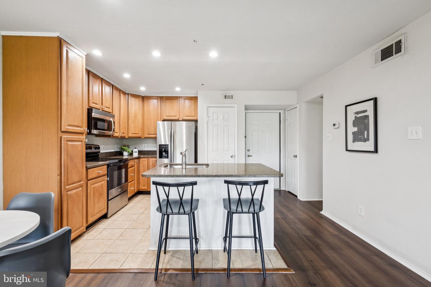3315 WYNDHAM CIR #3223, ALEXANDRIA, Virginia 22302, 1 Bedroom Bedrooms, ,1 BathroomBathrooms,Residential,For sale,3315 WYNDHAM CIR #3223,VAAX2045442 MLS # VAAX2045442