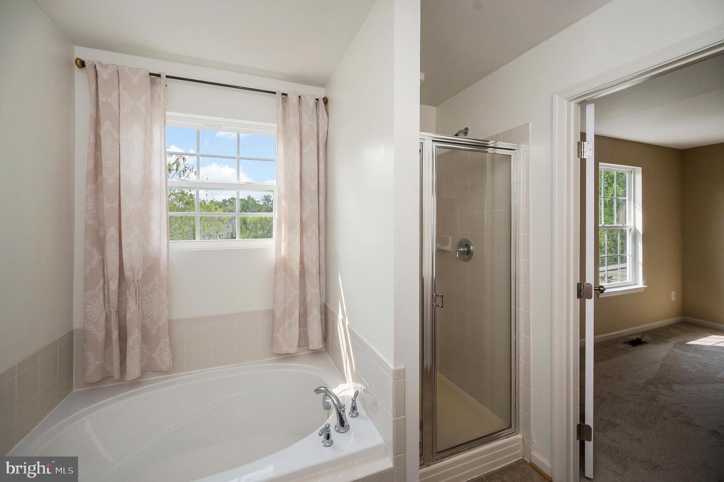 3308 BOATHOUSE RD, WARRENTON, Virginia 20187, 4 Bedrooms Bedrooms, ,3 BathroomsBathrooms,Residential,For sale,3308 BOATHOUSE RD,VAFQ2016676 MLS # VAFQ2016676