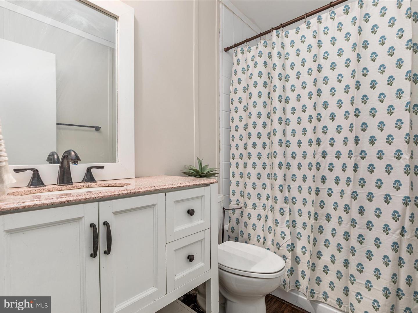 4204 KINCAID CT, CHANTILLY, Virginia 20151, 5 Bedrooms Bedrooms, ,2 BathroomsBathrooms,Residential,For sale,4204 KINCAID CT,VAFX2241786 MLS # VAFX2241786