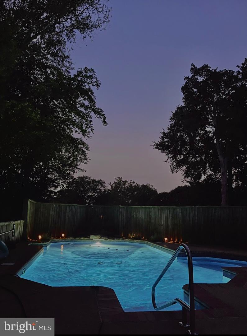 4204 KINCAID CT, CHANTILLY, Virginia 20151, 5 Bedrooms Bedrooms, ,2 BathroomsBathrooms,Residential,For sale,4204 KINCAID CT,VAFX2241786 MLS # VAFX2241786