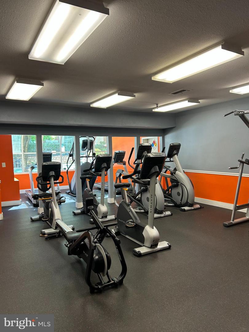 3307 WYNDHAM CIR #1161, ALEXANDRIA, Virginia 22302, 1 Bedroom Bedrooms, ,1 BathroomBathrooms,Residential,For sale,3307 WYNDHAM CIR #1161,VAAX2045490 MLS # VAAX2045490