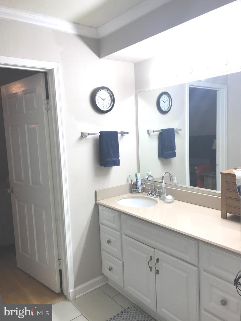 3307 WYNDHAM CIR #1161, ALEXANDRIA, Virginia 22302, 1 Bedroom Bedrooms, ,1 BathroomBathrooms,Residential,For sale,3307 WYNDHAM CIR #1161,VAAX2045490 MLS # VAAX2045490