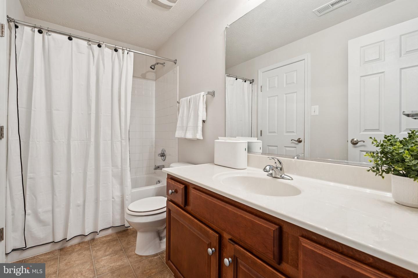 25 FOUNTAIN DR, STAFFORD, Virginia 22554, 5 Bedrooms Bedrooms, ,4 BathroomsBathrooms,Residential,For sale,25 FOUNTAIN DR,VAST2039002 MLS # VAST2039002