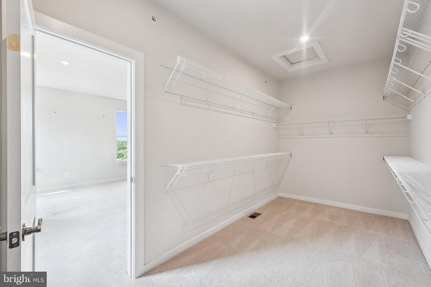 43730 TRANSIT SQ, ASHBURN, Virginia 20147, 3 Bedrooms Bedrooms, ,2 BathroomsBathrooms,Residential,For sale,43730 TRANSIT SQ,VALO2097302 MLS # VALO2097302