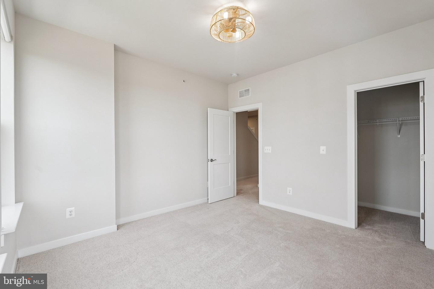 43730 TRANSIT SQ, ASHBURN, Virginia 20147, 3 Bedrooms Bedrooms, ,2 BathroomsBathrooms,Residential,For sale,43730 TRANSIT SQ,VALO2097302 MLS # VALO2097302