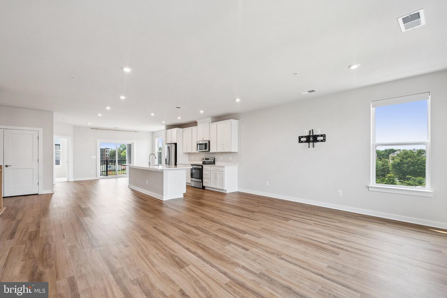 43730 TRANSIT SQ, ASHBURN, Virginia 20147, 3 Bedrooms Bedrooms, ,2 BathroomsBathrooms,Residential,For sale,43730 TRANSIT SQ,VALO2097302 MLS # VALO2097302