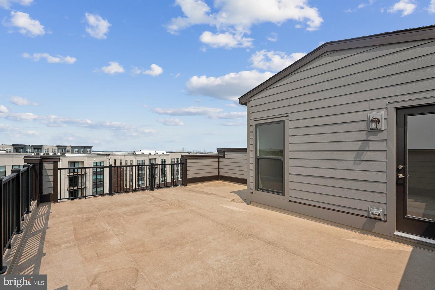 43730 TRANSIT SQ, ASHBURN, Virginia 20147, 3 Bedrooms Bedrooms, ,2 BathroomsBathrooms,Residential,For sale,43730 TRANSIT SQ,VALO2097302 MLS # VALO2097302