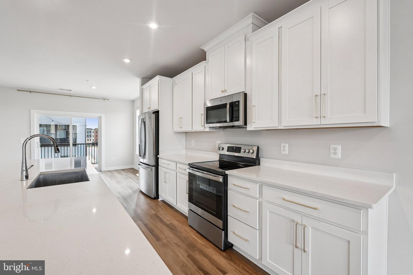 43730 TRANSIT SQ, ASHBURN, Virginia 20147, 3 Bedrooms Bedrooms, ,2 BathroomsBathrooms,Residential,For sale,43730 TRANSIT SQ,VALO2097302 MLS # VALO2097302