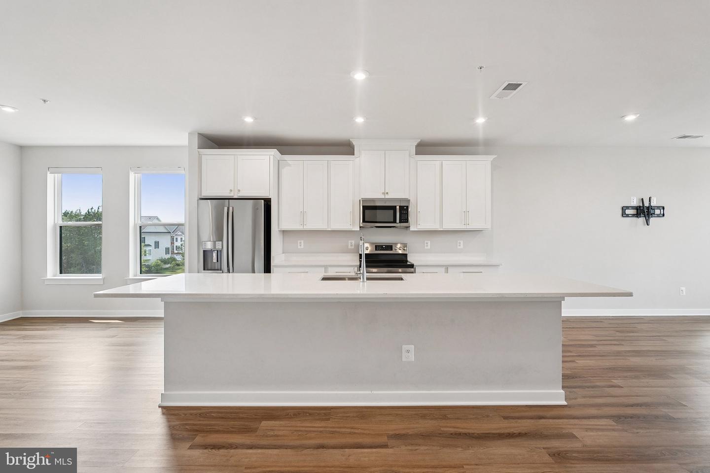 43730 TRANSIT SQ, ASHBURN, Virginia 20147, 3 Bedrooms Bedrooms, ,2 BathroomsBathrooms,Residential,For sale,43730 TRANSIT SQ,VALO2097302 MLS # VALO2097302