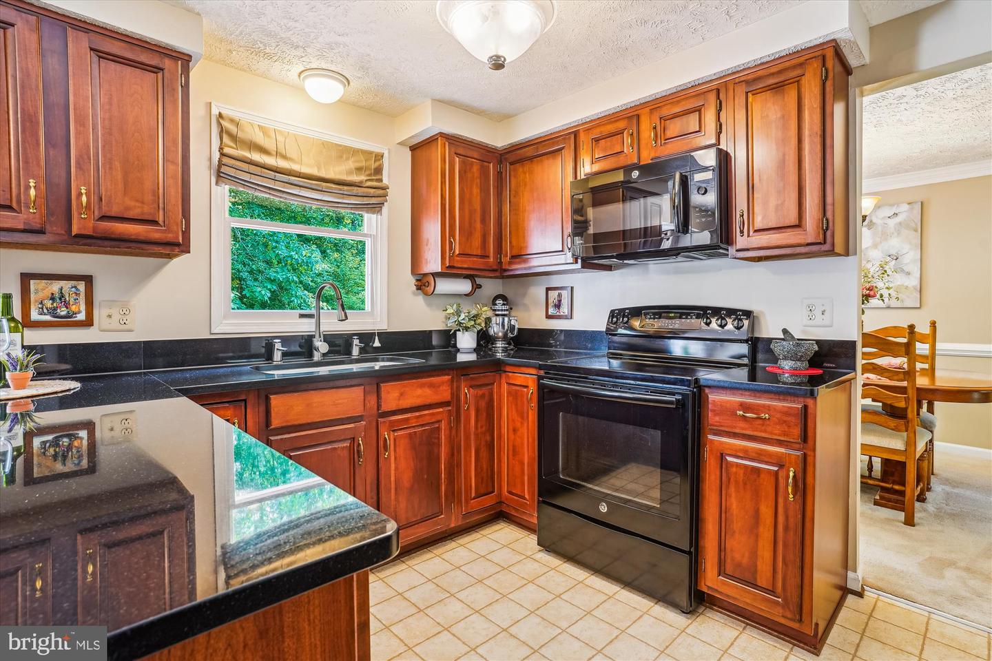 15082 LINDENBERRY LN, DUMFRIES, Virginia 22025, 4 Bedrooms Bedrooms, ,2 BathroomsBathrooms,Residential,For sale,15082 LINDENBERRY LN,VAPW2095470 MLS # VAPW2095470