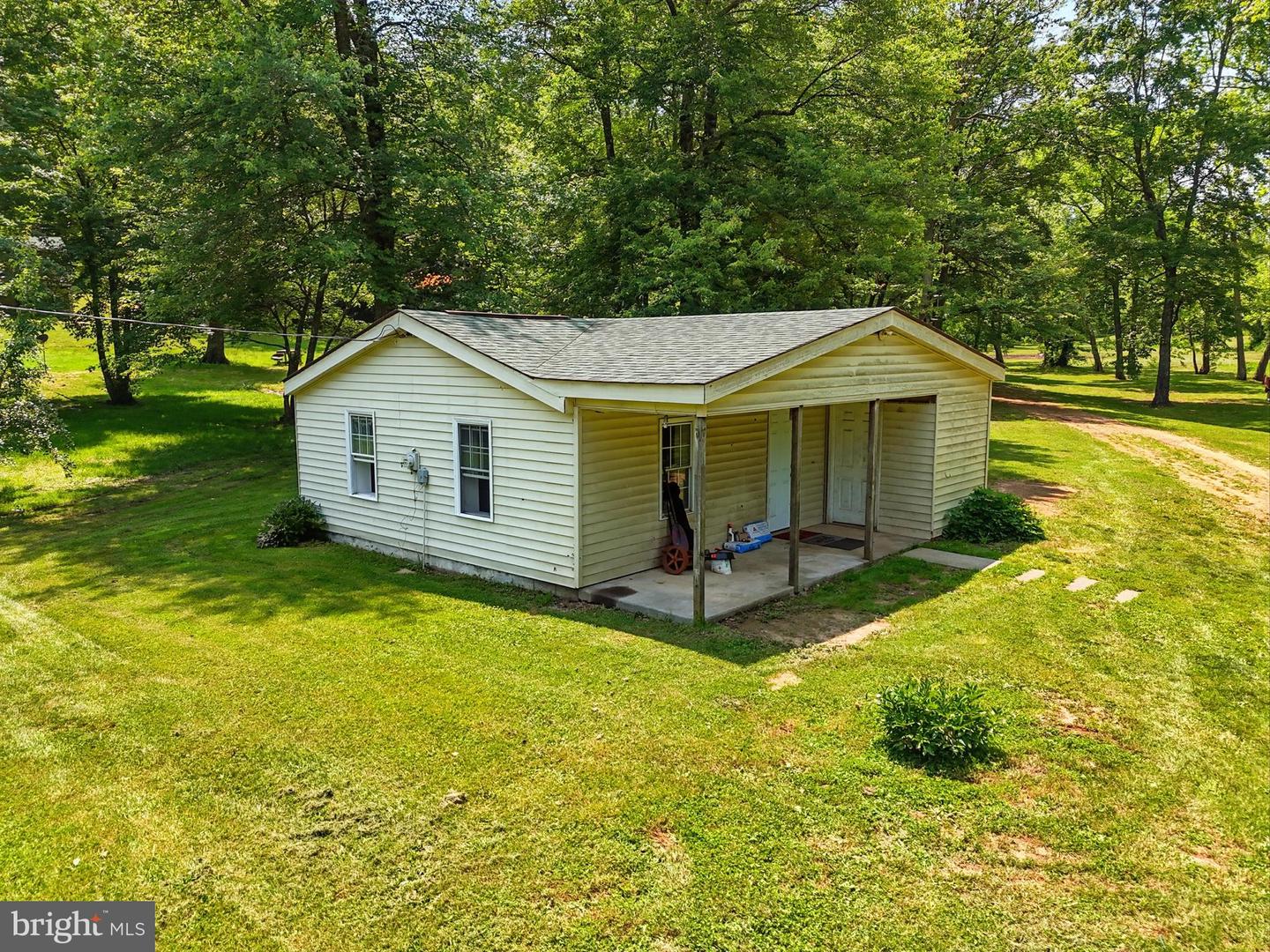 13057 JOHN MARSHALL HWY, LINDEN, Virginia 22642, 1 Bedroom Bedrooms, ,1 BathroomBathrooms,Residential,For sale,13057 JOHN MARSHALL HWY,VAFQ2016794 MLS # VAFQ2016794