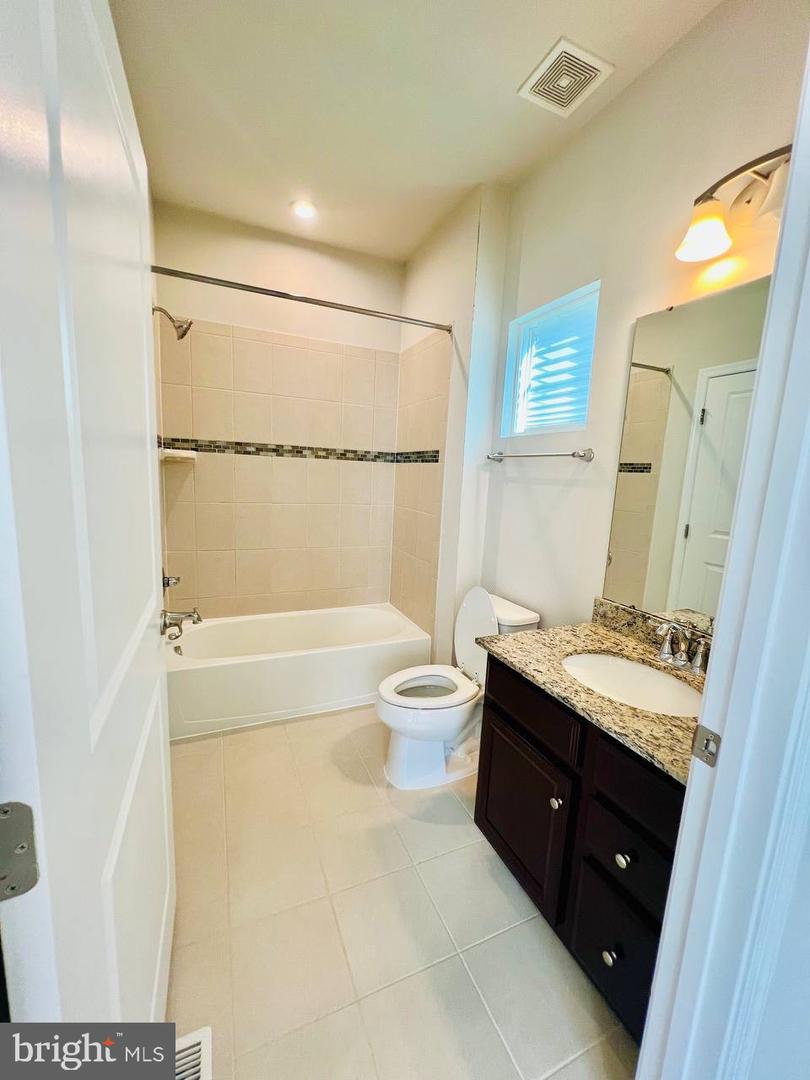 9426 WOOD CREEK CIR, FREDERICKSBURG, Virginia 22407, 5 Bedrooms Bedrooms, ,4 BathroomsBathrooms,Residential,For sale,9426 WOOD CREEK CIR,VASP2033478 MLS # VASP2033478