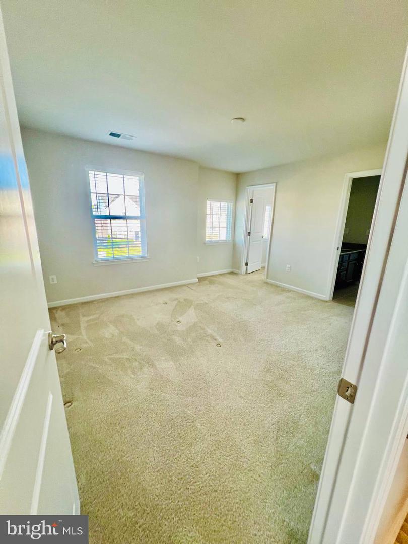 9426 WOOD CREEK CIR, FREDERICKSBURG, Virginia 22407, 5 Bedrooms Bedrooms, ,4 BathroomsBathrooms,Residential,For sale,9426 WOOD CREEK CIR,VASP2033478 MLS # VASP2033478
