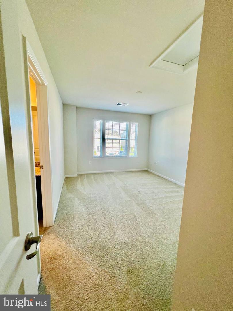 9426 WOOD CREEK CIR, FREDERICKSBURG, Virginia 22407, 5 Bedrooms Bedrooms, ,4 BathroomsBathrooms,Residential,For sale,9426 WOOD CREEK CIR,VASP2033478 MLS # VASP2033478