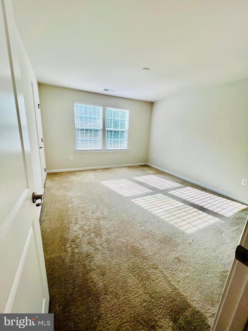 9426 WOOD CREEK CIR, FREDERICKSBURG, Virginia 22407, 5 Bedrooms Bedrooms, ,4 BathroomsBathrooms,Residential,For sale,9426 WOOD CREEK CIR,VASP2033478 MLS # VASP2033478