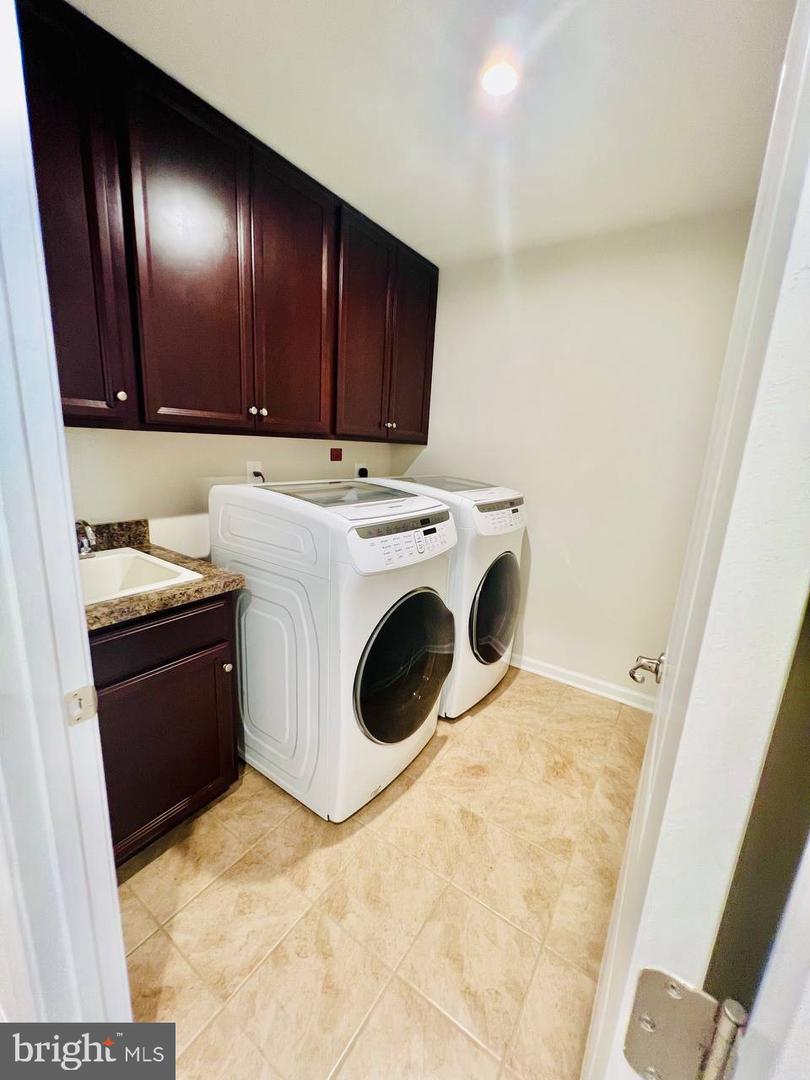 9426 WOOD CREEK CIR, FREDERICKSBURG, Virginia 22407, 5 Bedrooms Bedrooms, ,4 BathroomsBathrooms,Residential,For sale,9426 WOOD CREEK CIR,VASP2033478 MLS # VASP2033478